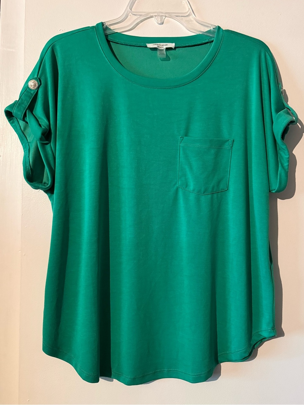 Cable & Gauge Women’s Relaxed Pocket Tee - Green